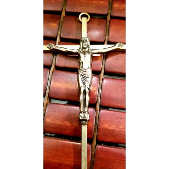 Vintage Brass & Pewter INRI Crucifix Cross Wall Hanging 7"x3.5" - Picture 2 of 4